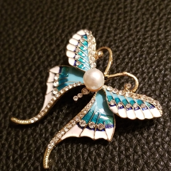 Jewelry - NWT - Blue Butterfly with Crystals Brooch Pendant